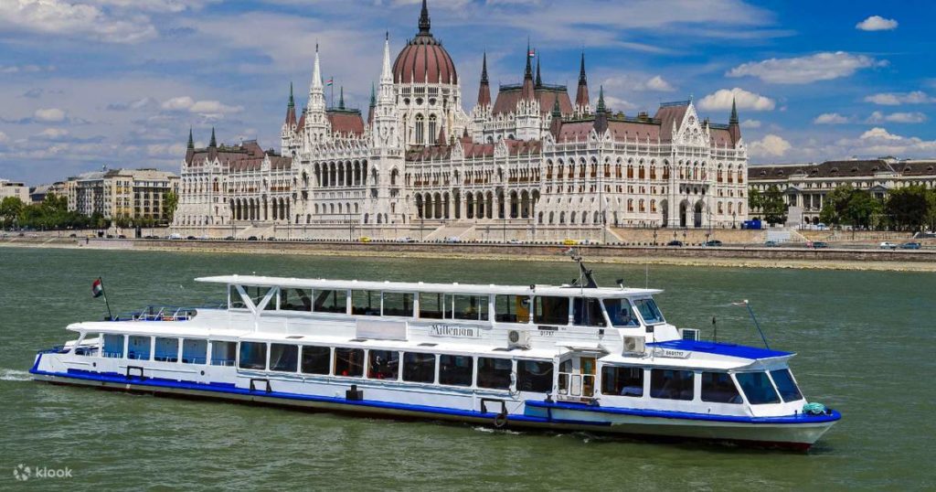 visit parliament building budapest